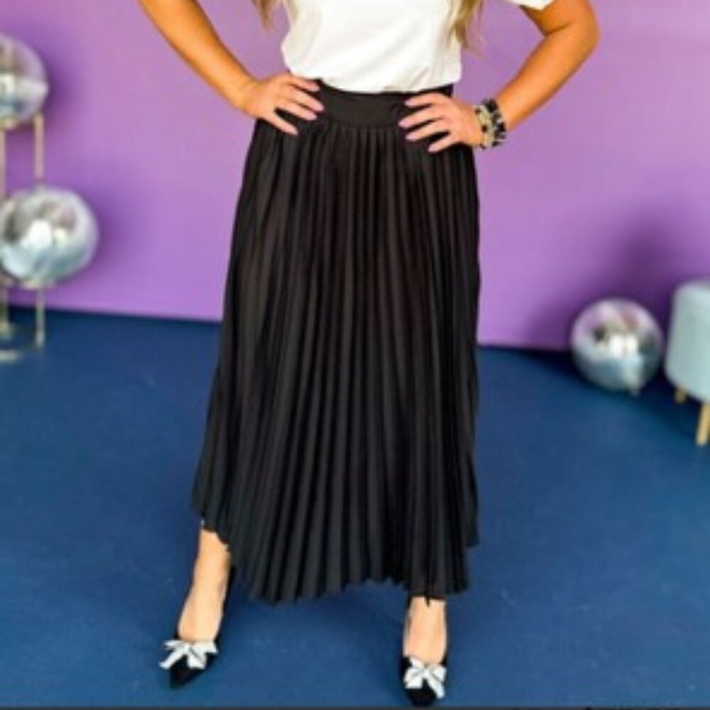 Black Pleated Pull on Midi skirt